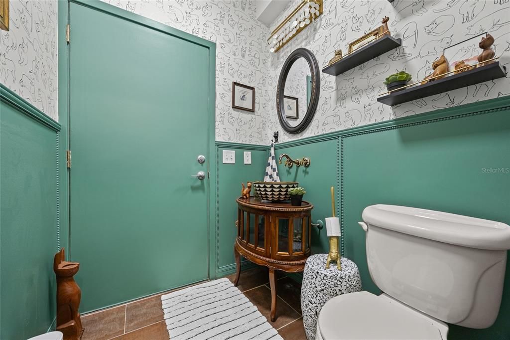 For Sale: $549,900 (3 beds, 2 baths, 2410 Square Feet)