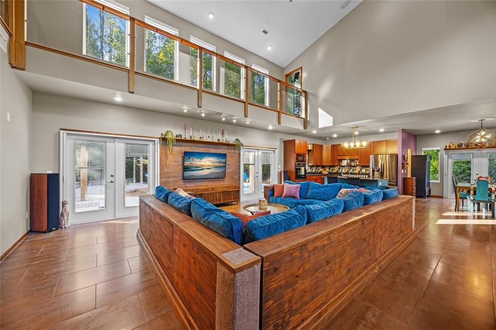 For Sale: $549,900 (3 beds, 2 baths, 2410 Square Feet)