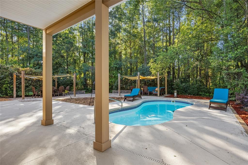 For Sale: $549,900 (3 beds, 2 baths, 2410 Square Feet)