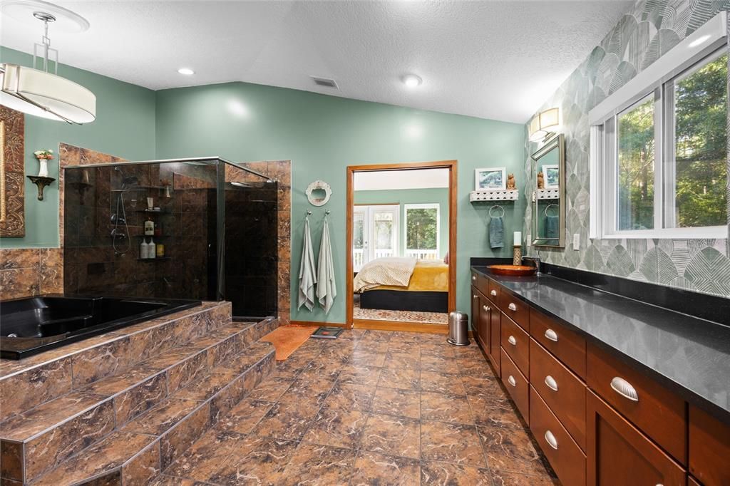 For Sale: $549,900 (3 beds, 2 baths, 2410 Square Feet)