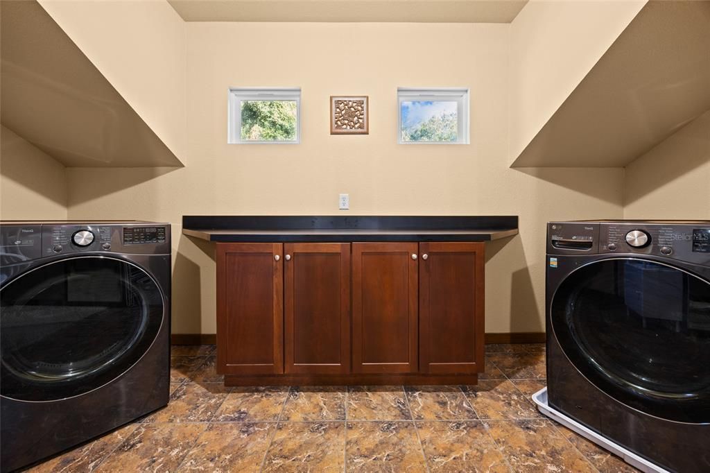 For Sale: $549,900 (3 beds, 2 baths, 2410 Square Feet)