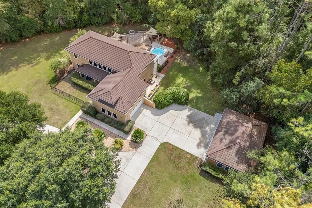 For Sale: $549,900 (3 beds, 2 baths, 2410 Square Feet)