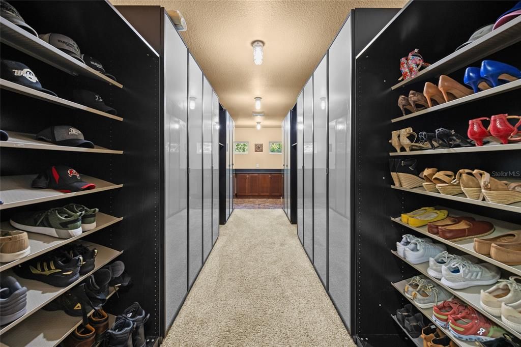 For Sale: $549,900 (3 beds, 2 baths, 2410 Square Feet)