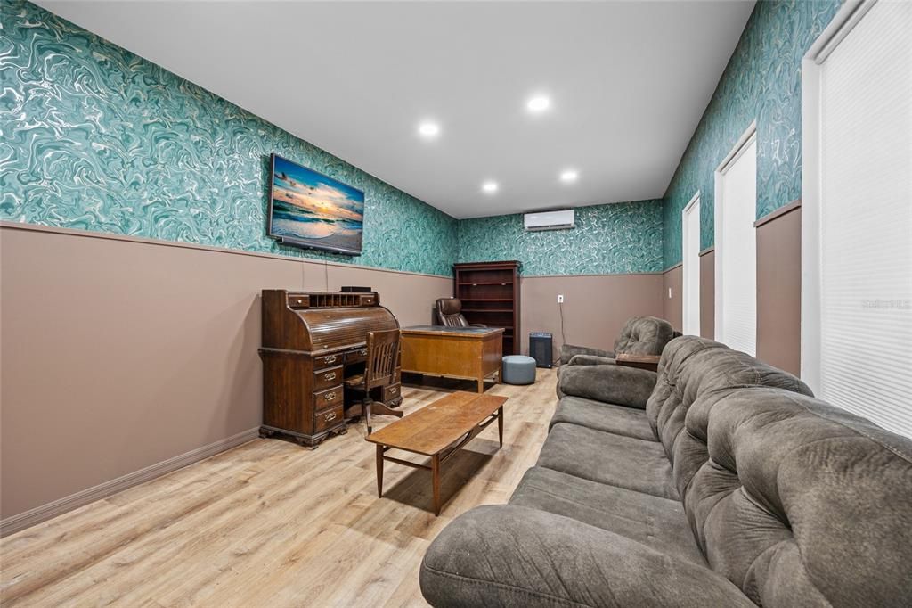 For Sale: $549,900 (3 beds, 2 baths, 2410 Square Feet)