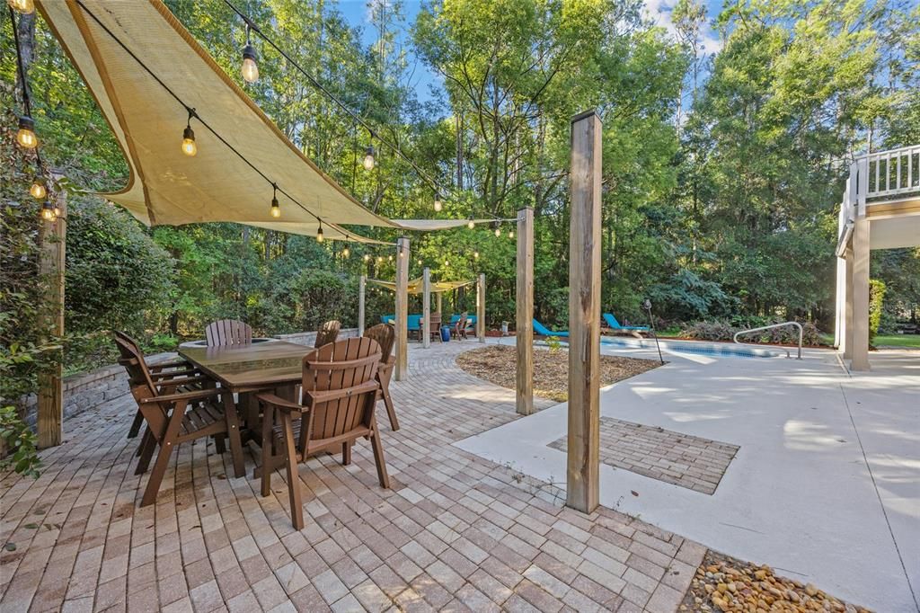 For Sale: $549,900 (3 beds, 2 baths, 2410 Square Feet)