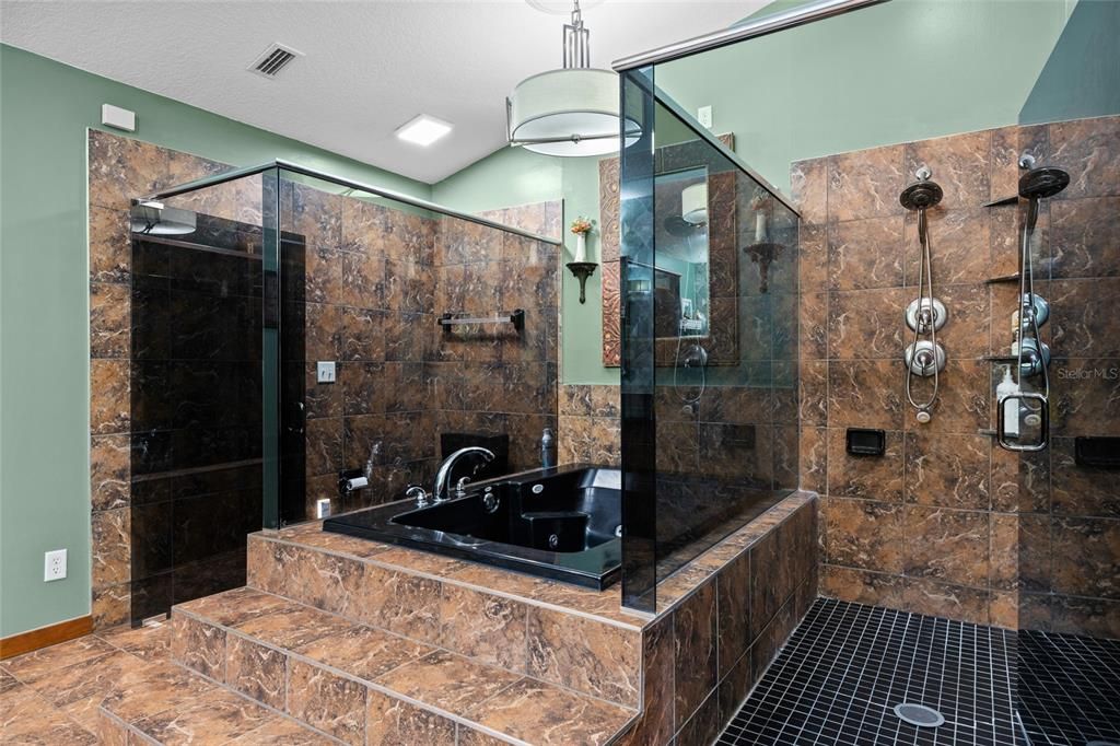 For Sale: $549,900 (3 beds, 2 baths, 2410 Square Feet)