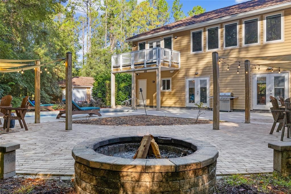 For Sale: $549,900 (3 beds, 2 baths, 2410 Square Feet)