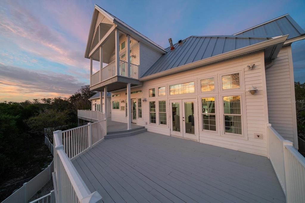 Под контрактом: $1,299,000 (4 спален, 2 ванн, 2846 Квадратных фут)