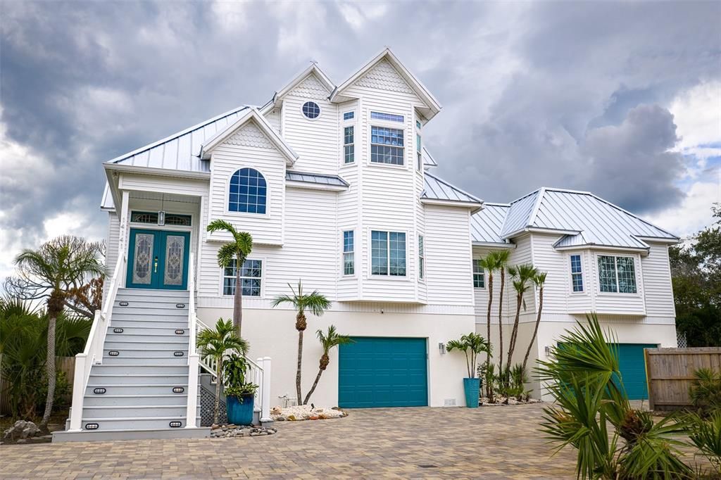 Под контрактом: $1,299,000 (4 спален, 2 ванн, 2846 Квадратных фут)