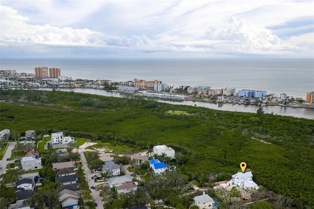 Под контрактом: $1,299,000 (4 спален, 2 ванн, 2846 Квадратных фут)