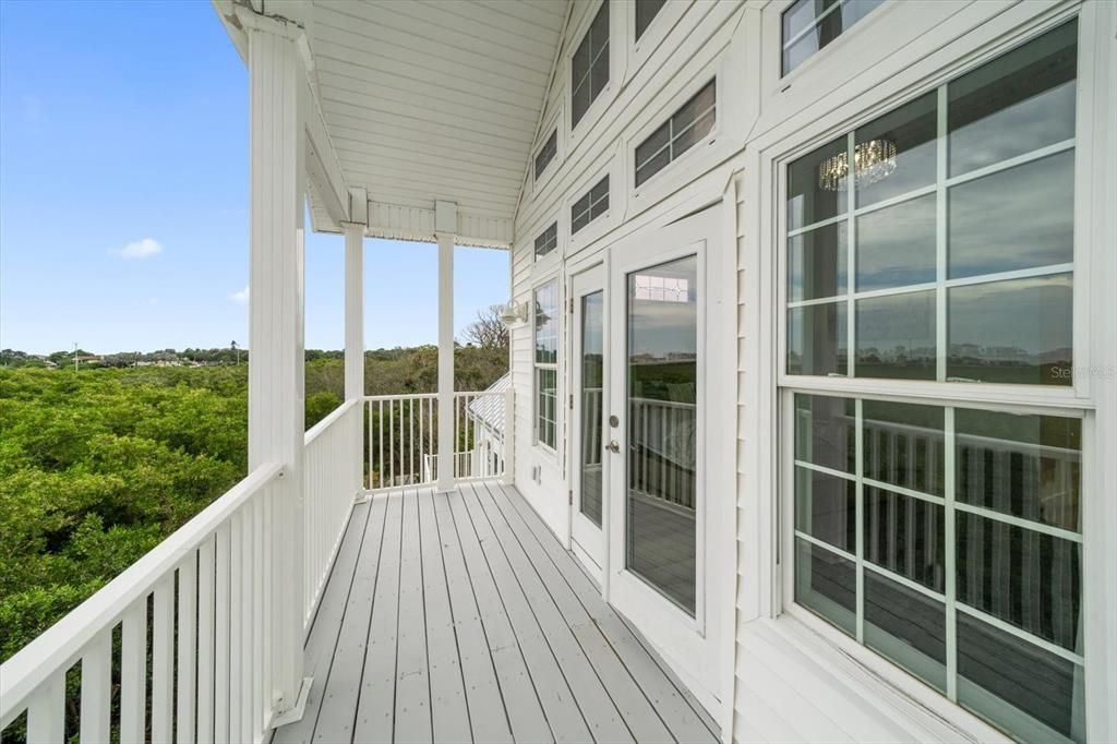 Под контрактом: $1,299,000 (4 спален, 2 ванн, 2846 Квадратных фут)