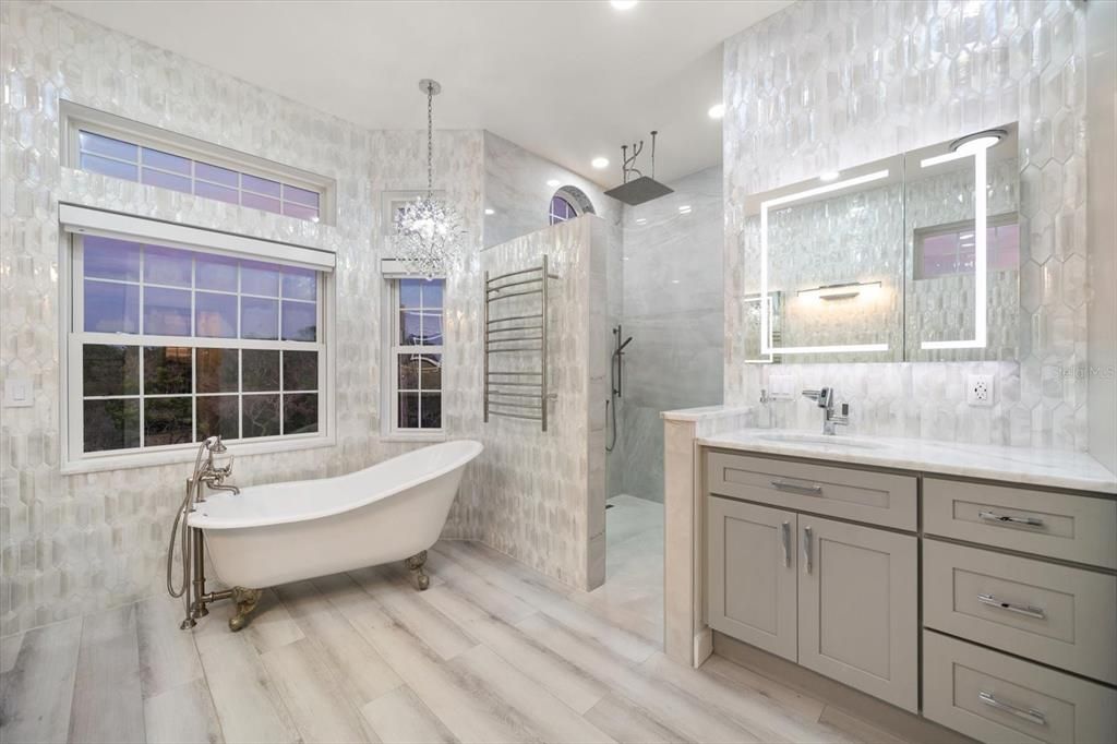 Под контрактом: $1,299,000 (4 спален, 2 ванн, 2846 Квадратных фут)