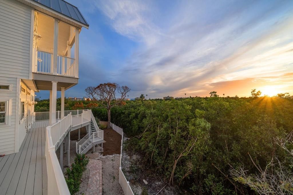 Под контрактом: $1,299,000 (4 спален, 2 ванн, 2846 Квадратных фут)