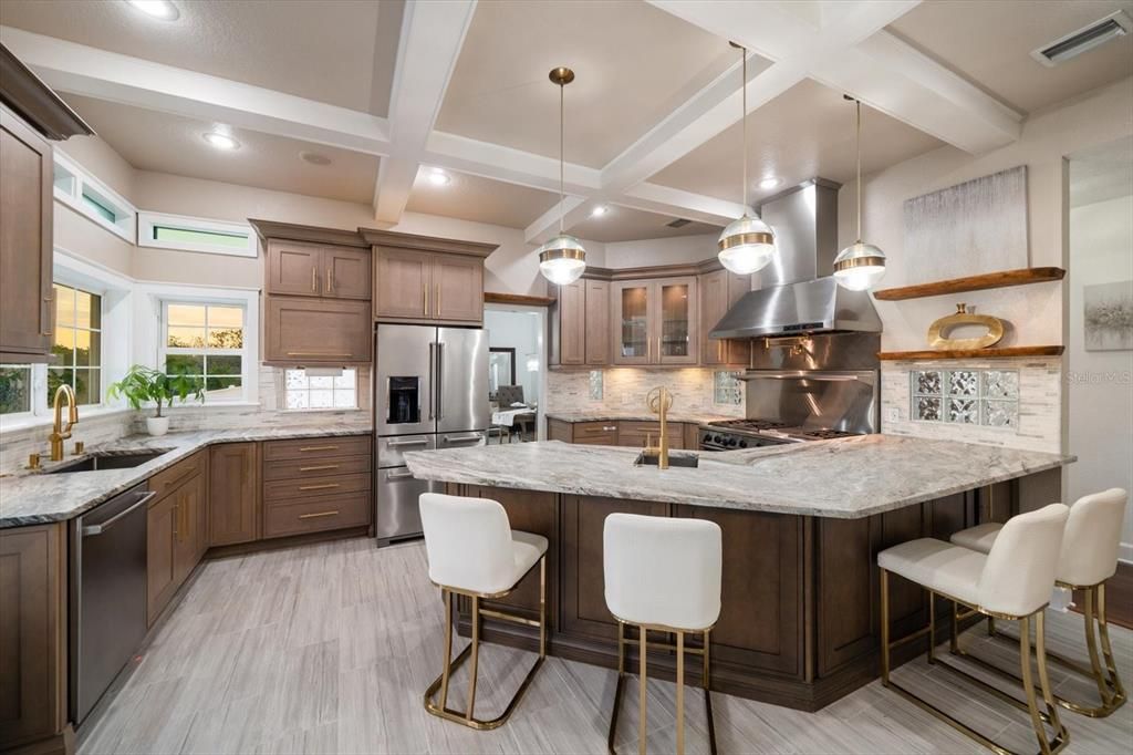 Под контрактом: $1,299,000 (4 спален, 2 ванн, 2846 Квадратных фут)