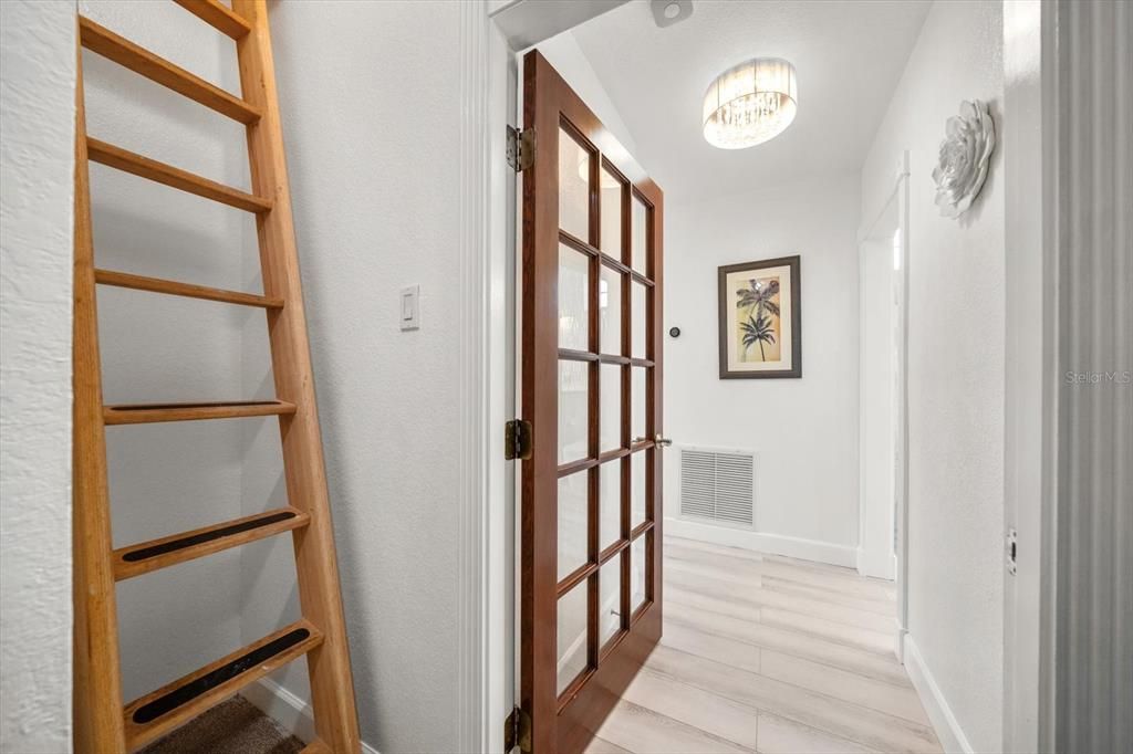 Под контрактом: $1,299,000 (4 спален, 2 ванн, 2846 Квадратных фут)