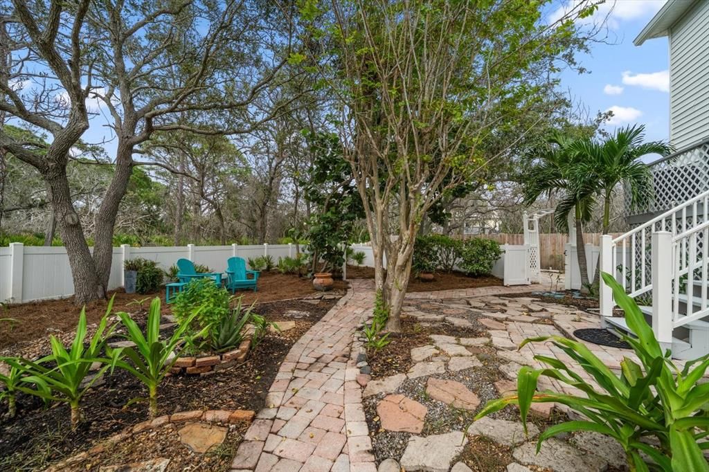 Под контрактом: $1,299,000 (4 спален, 2 ванн, 2846 Квадратных фут)