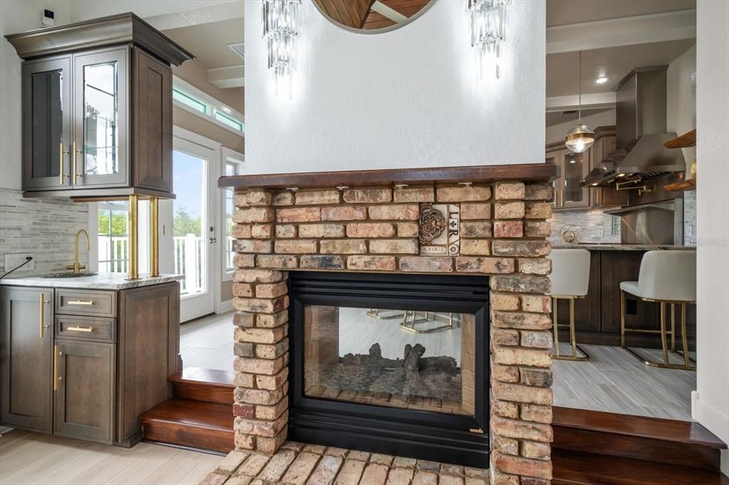 Под контрактом: $1,299,000 (4 спален, 2 ванн, 2846 Квадратных фут)