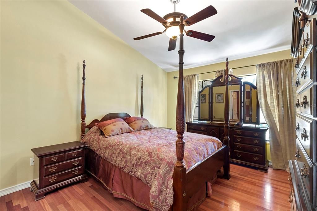 For Sale: $249,000 (2 beds, 2 baths, 1185 Square Feet)