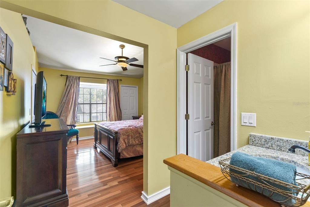 For Sale: $249,000 (2 beds, 2 baths, 1185 Square Feet)