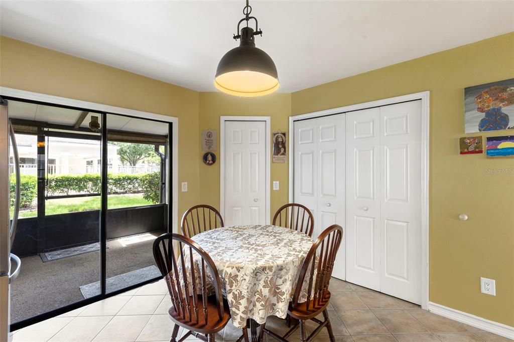 For Sale: $249,000 (2 beds, 2 baths, 1185 Square Feet)