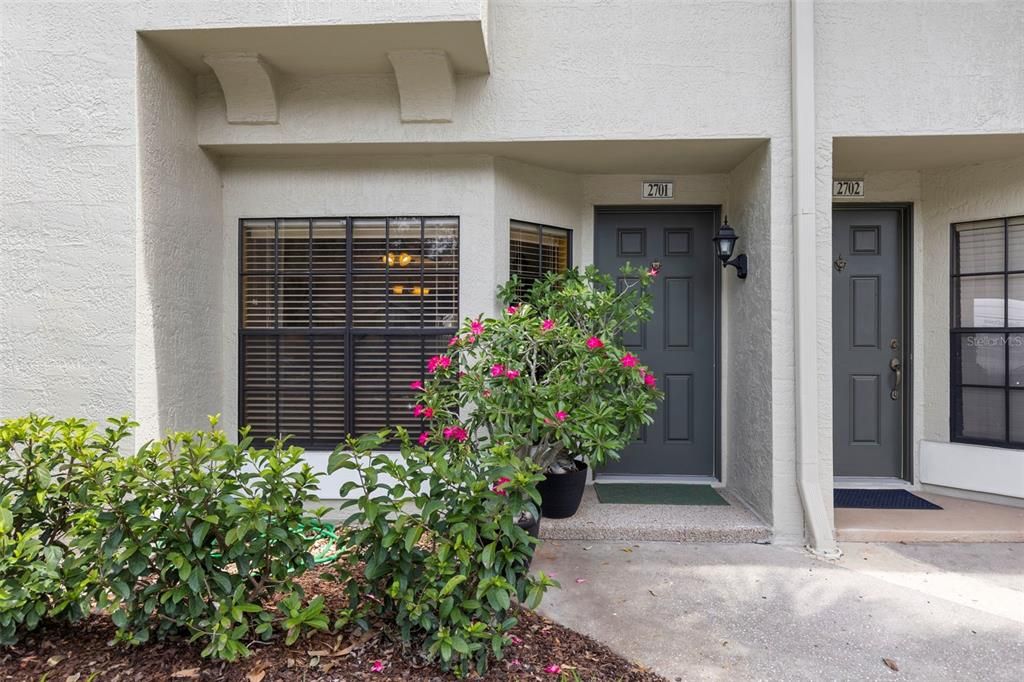 For Sale: $249,000 (2 beds, 2 baths, 1185 Square Feet)