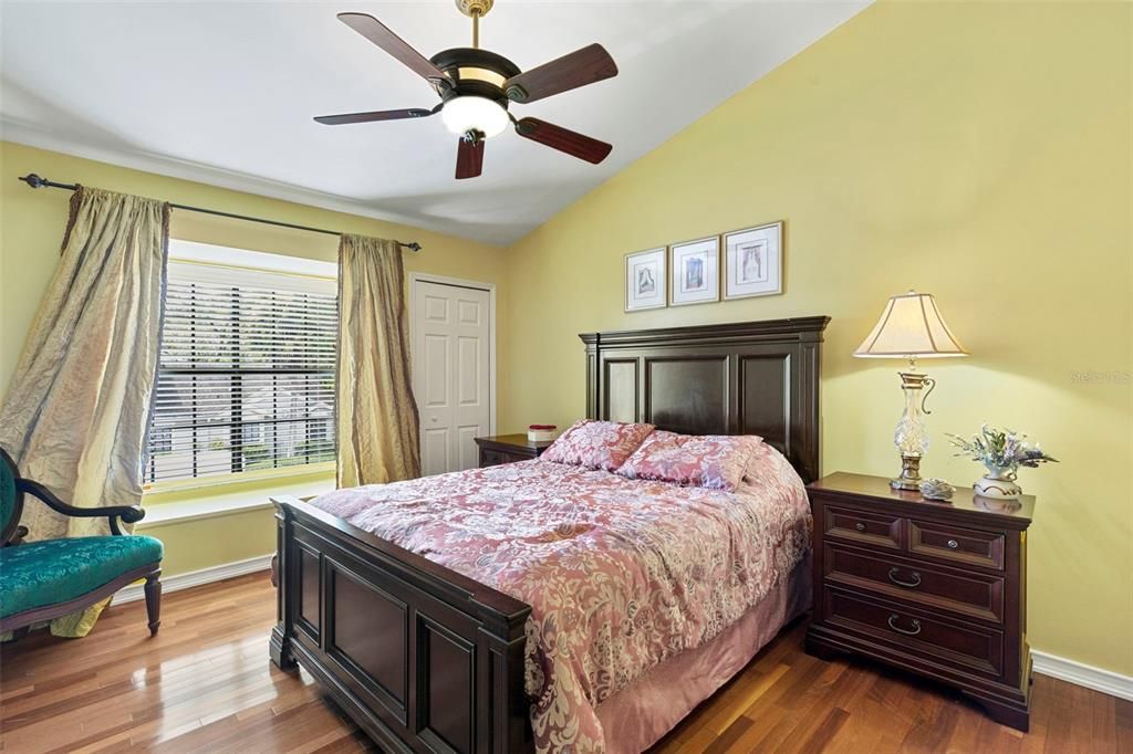 For Sale: $249,000 (2 beds, 2 baths, 1185 Square Feet)