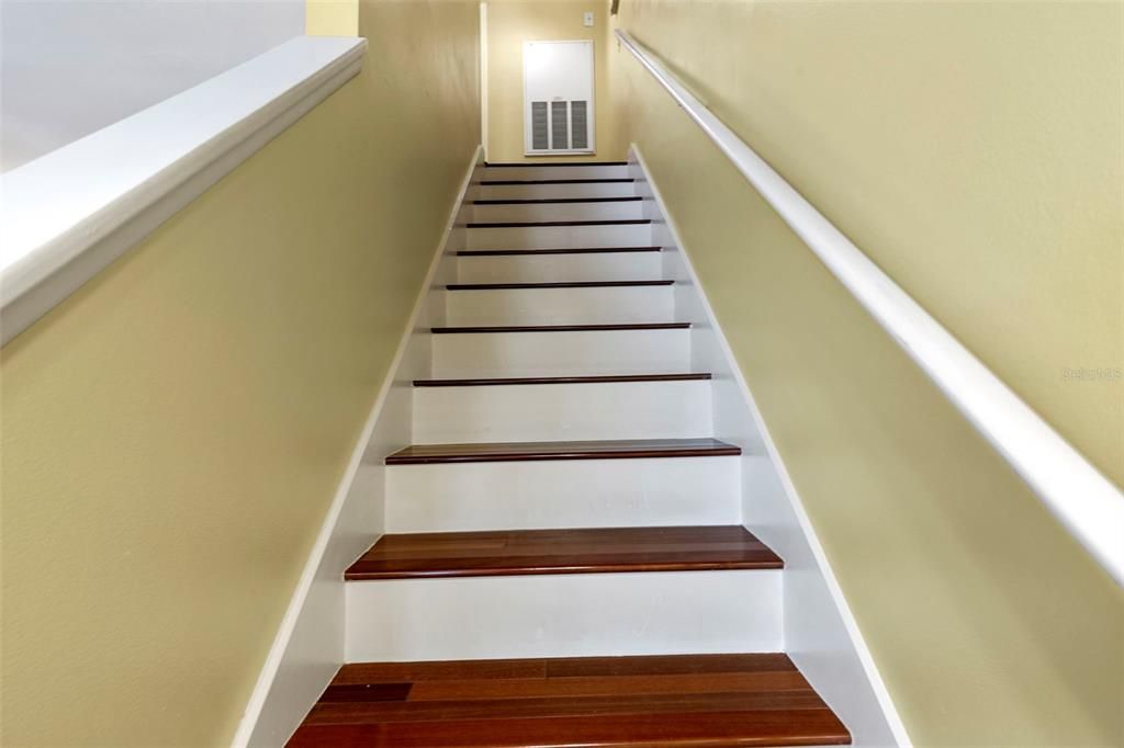 For Sale: $249,000 (2 beds, 2 baths, 1185 Square Feet)