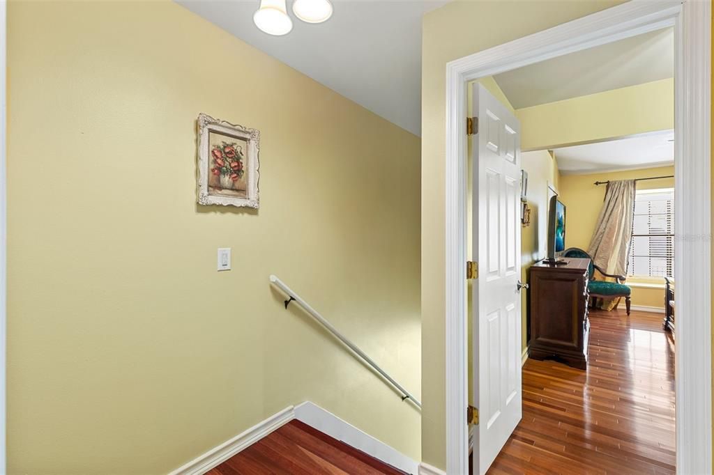 For Sale: $249,000 (2 beds, 2 baths, 1185 Square Feet)