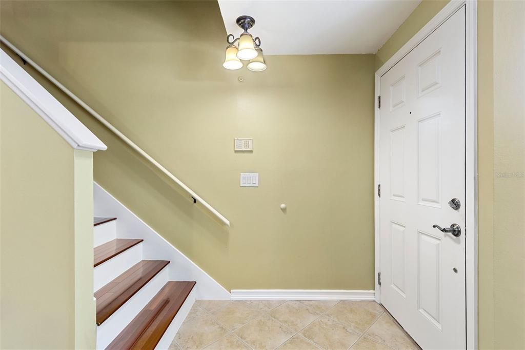 For Sale: $249,000 (2 beds, 2 baths, 1185 Square Feet)