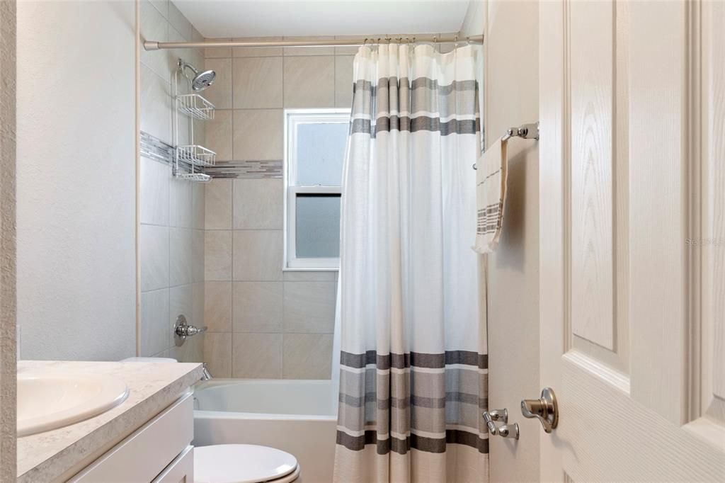 出租: $2,300 (4 贝兹, 2 浴室, 1715 平方英尺)