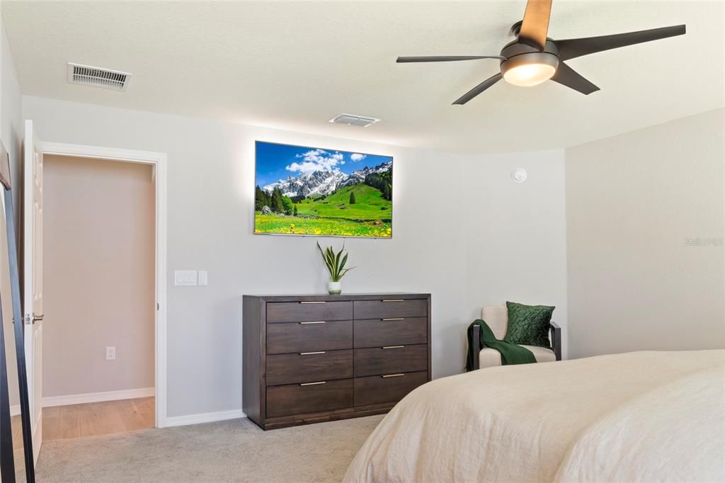 出租: $2,300 (4 贝兹, 2 浴室, 1715 平方英尺)