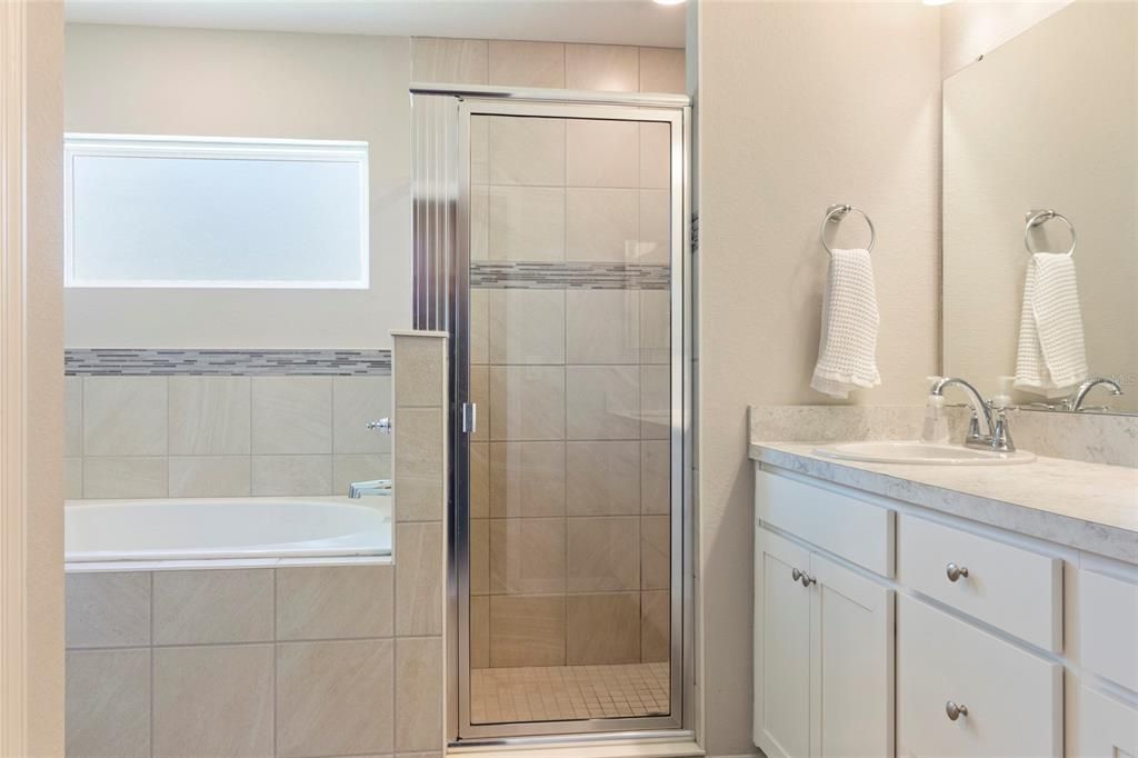 出租: $2,300 (4 贝兹, 2 浴室, 1715 平方英尺)