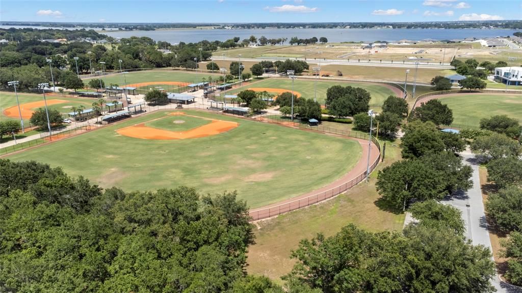 出租: $2,300 (4 贝兹, 2 浴室, 1715 平方英尺)