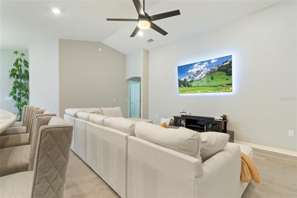 出租: $2,300 (4 贝兹, 2 浴室, 1715 平方英尺)