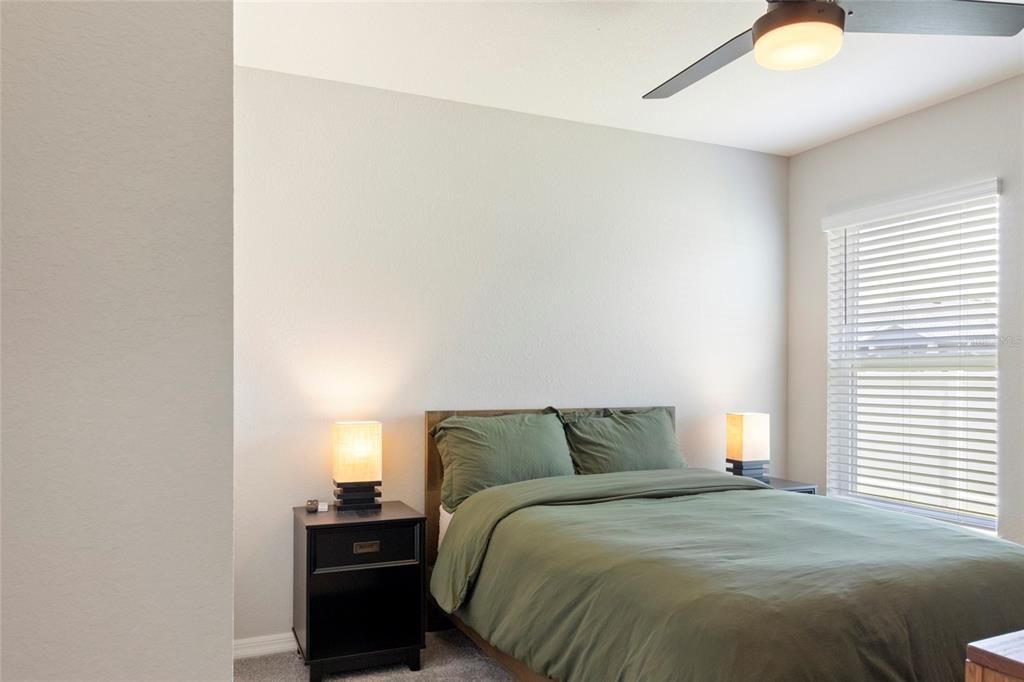 出租: $2,300 (4 贝兹, 2 浴室, 1715 平方英尺)