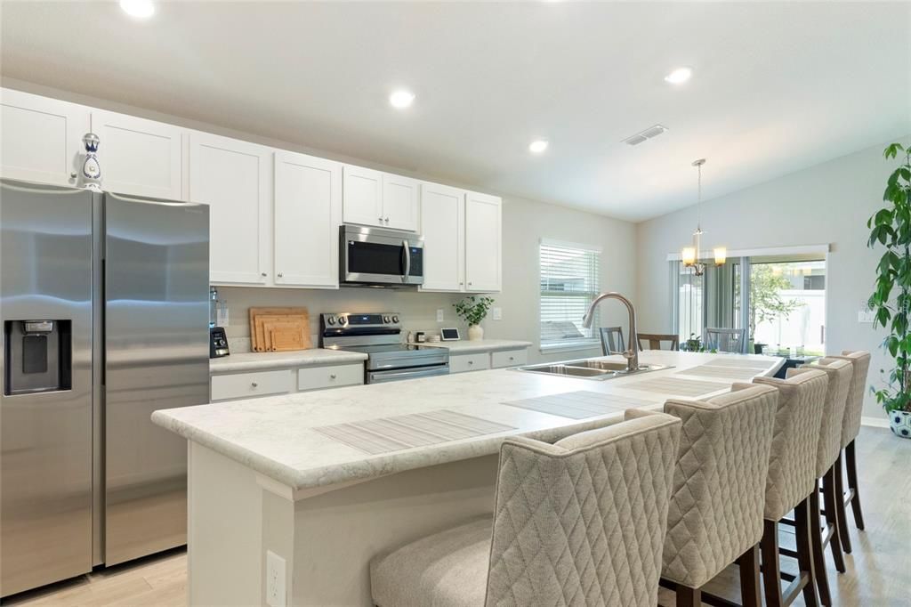 出租: $2,300 (4 贝兹, 2 浴室, 1715 平方英尺)