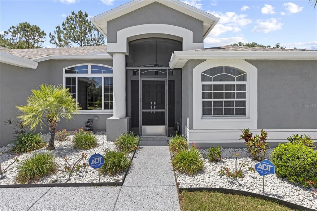 For Rent: $2,750 (3 beds, 2 baths, 1892 Square Feet)