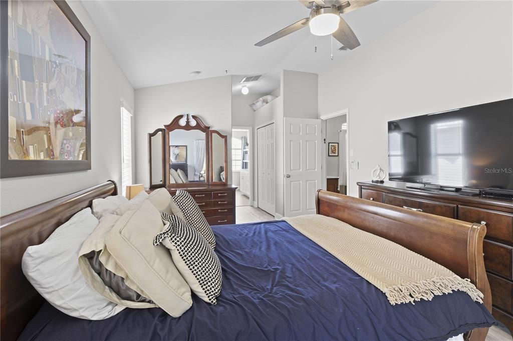 For Rent: $2,750 (3 beds, 2 baths, 1892 Square Feet)