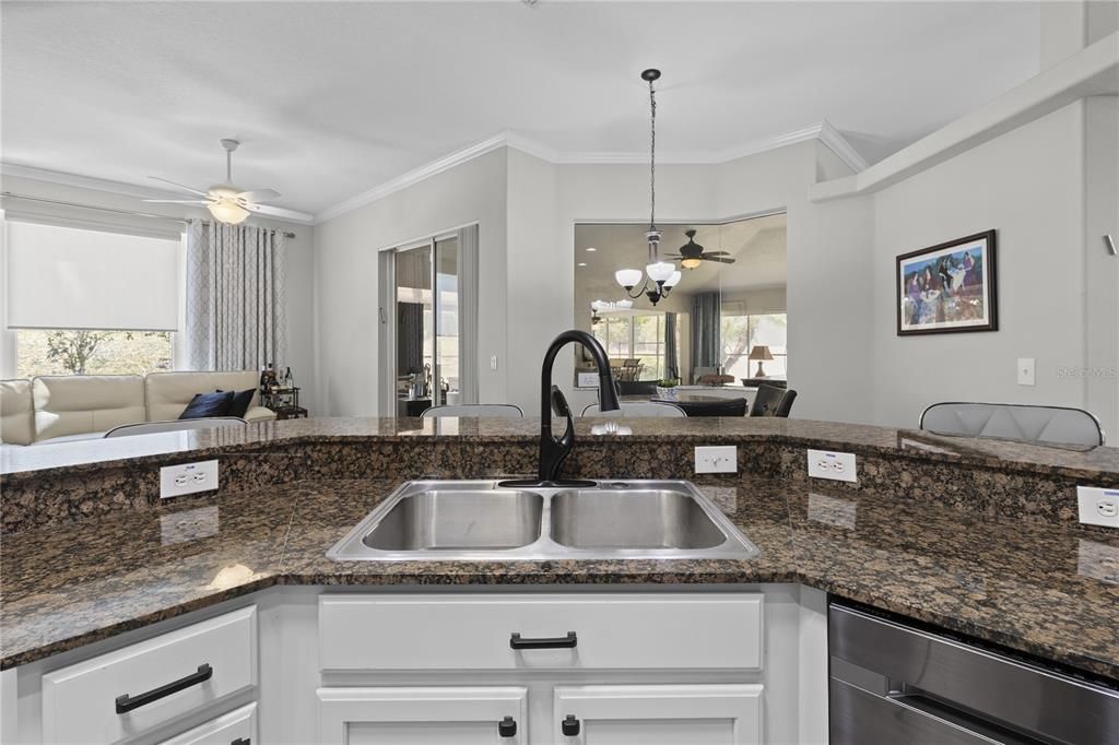 For Rent: $2,750 (3 beds, 2 baths, 1892 Square Feet)