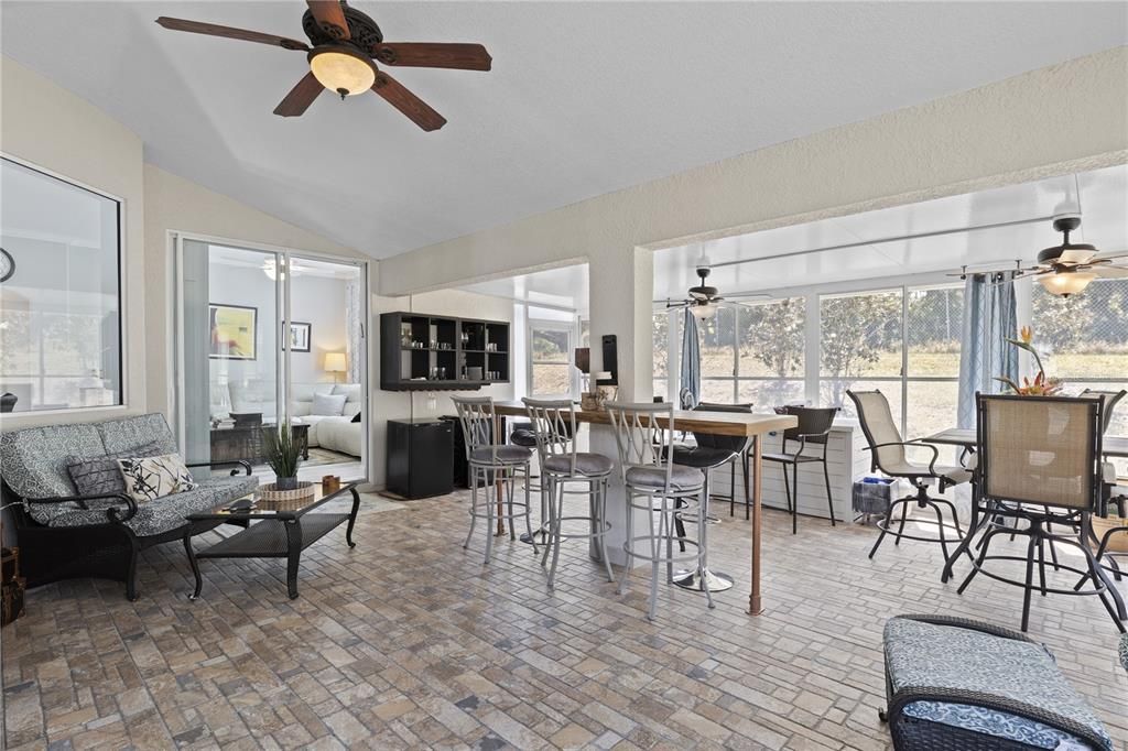 For Rent: $2,750 (3 beds, 2 baths, 1892 Square Feet)