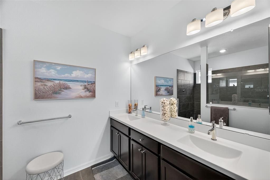 En Venta: $347,790 (2 camas, 2 baños, 1698 Pies cuadrados)