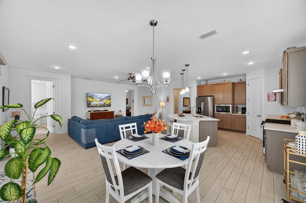 En Venta: $347,790 (2 camas, 2 baños, 1698 Pies cuadrados)