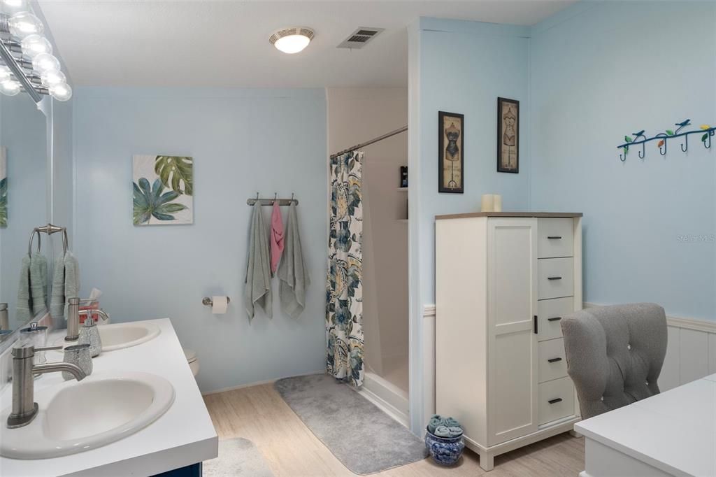 Activo con contrato: $239,000 (3 camas, 2 baños, 1512 Pies cuadrados)