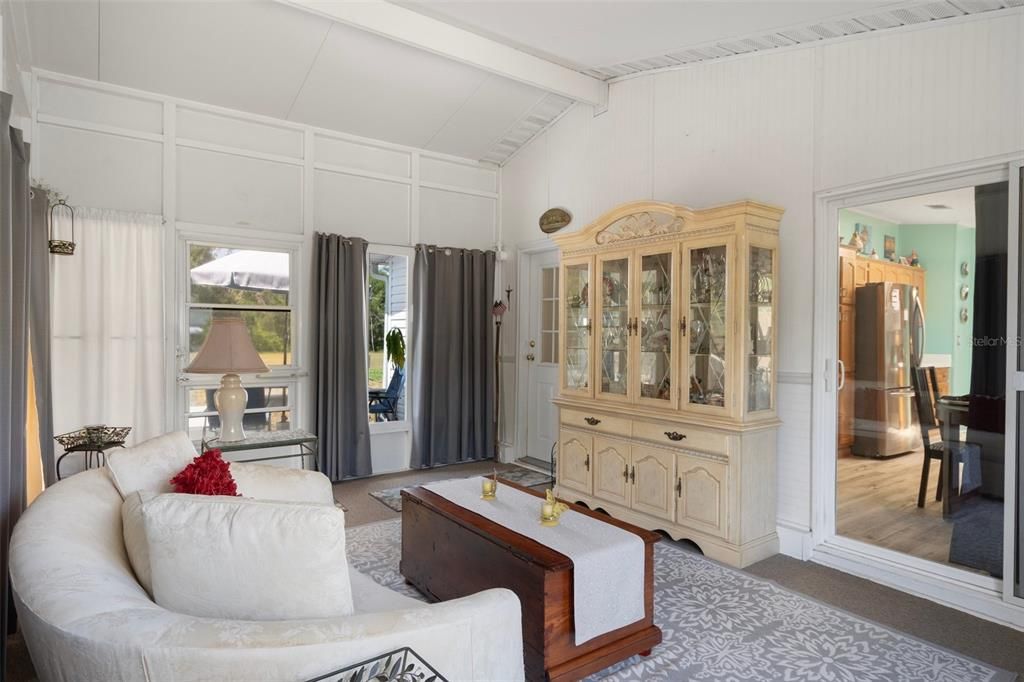 Activo con contrato: $239,000 (3 camas, 2 baños, 1512 Pies cuadrados)