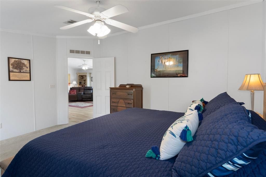 Activo con contrato: $239,000 (3 camas, 2 baños, 1512 Pies cuadrados)