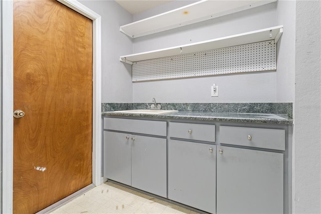 Active With Contract: $350,000 (3 beds, 2 baths, 2254 Square Feet)