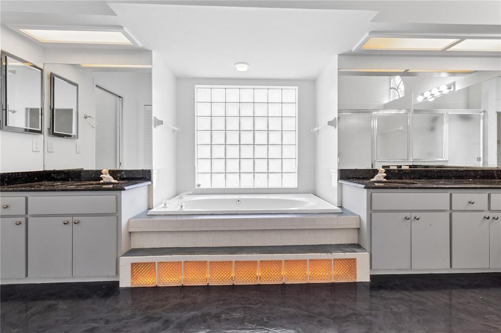 Active With Contract: $350,000 (3 beds, 2 baths, 2254 Square Feet)