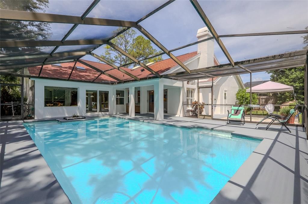 合同活跃: $735,000 (4 贝兹, 2 浴室, 2850 平方英尺)