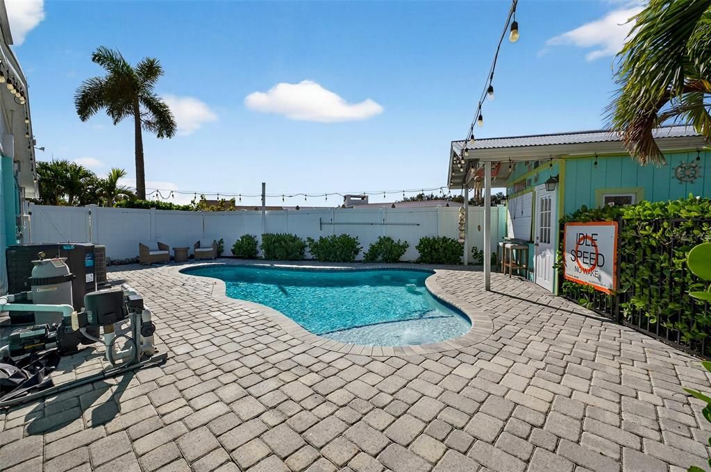 待售: $945,000 (3 贝兹, 2 浴室, 2241 平方英尺)