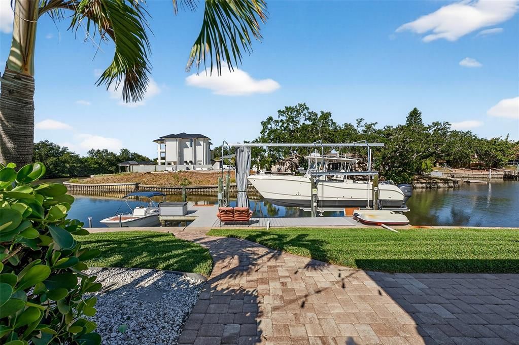 待售: $945,000 (3 贝兹, 2 浴室, 2241 平方英尺)